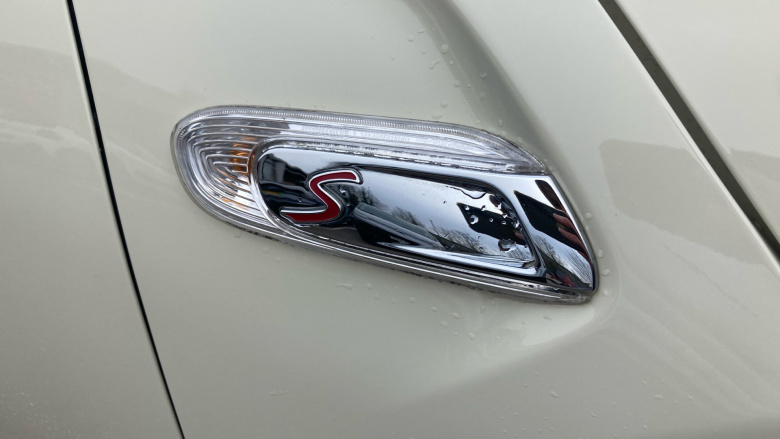 MINI Hatchback 2.0 Cooper S Exclusive II 3dr Auto Petrol Hatchback